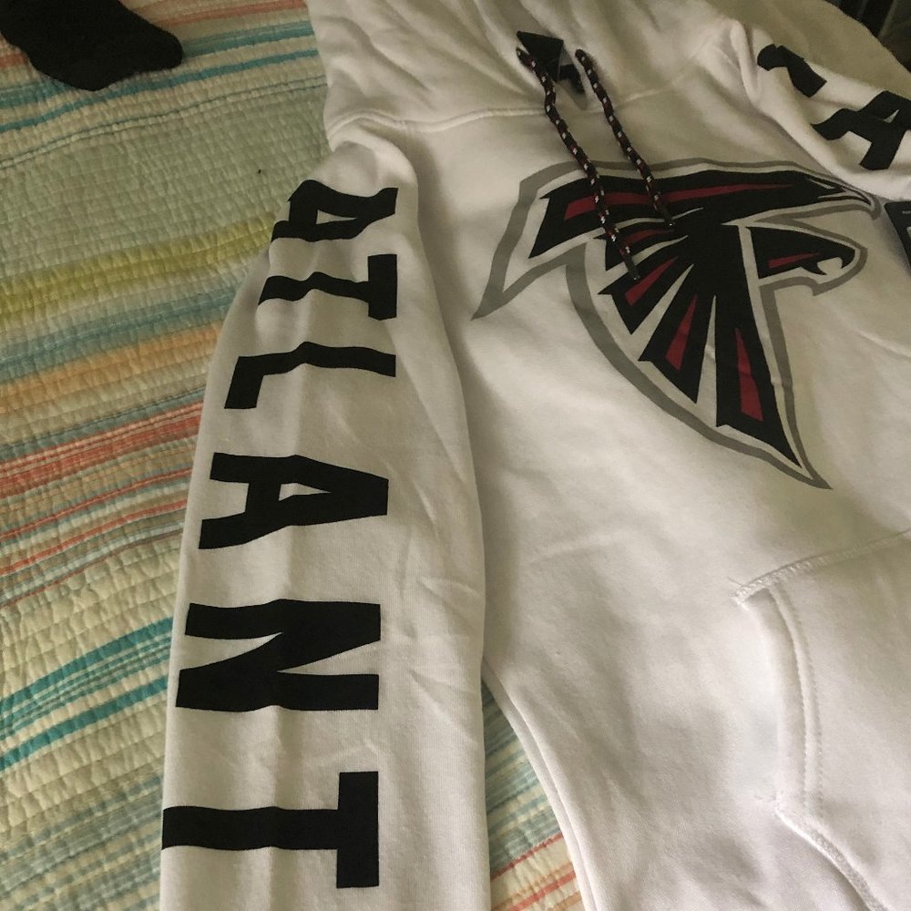 Atlanta Falcons NEW WITH TAGS; sweatshirt; soft
